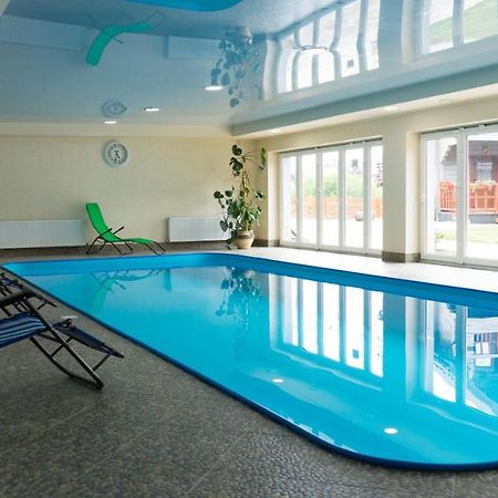 Family Hotel Kaskad Bukovel Eksteriør billede