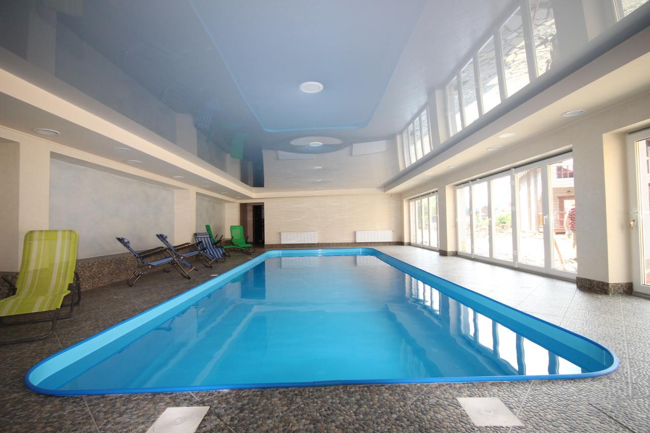Family Hotel Kaskad Bukovel Eksteriør billede