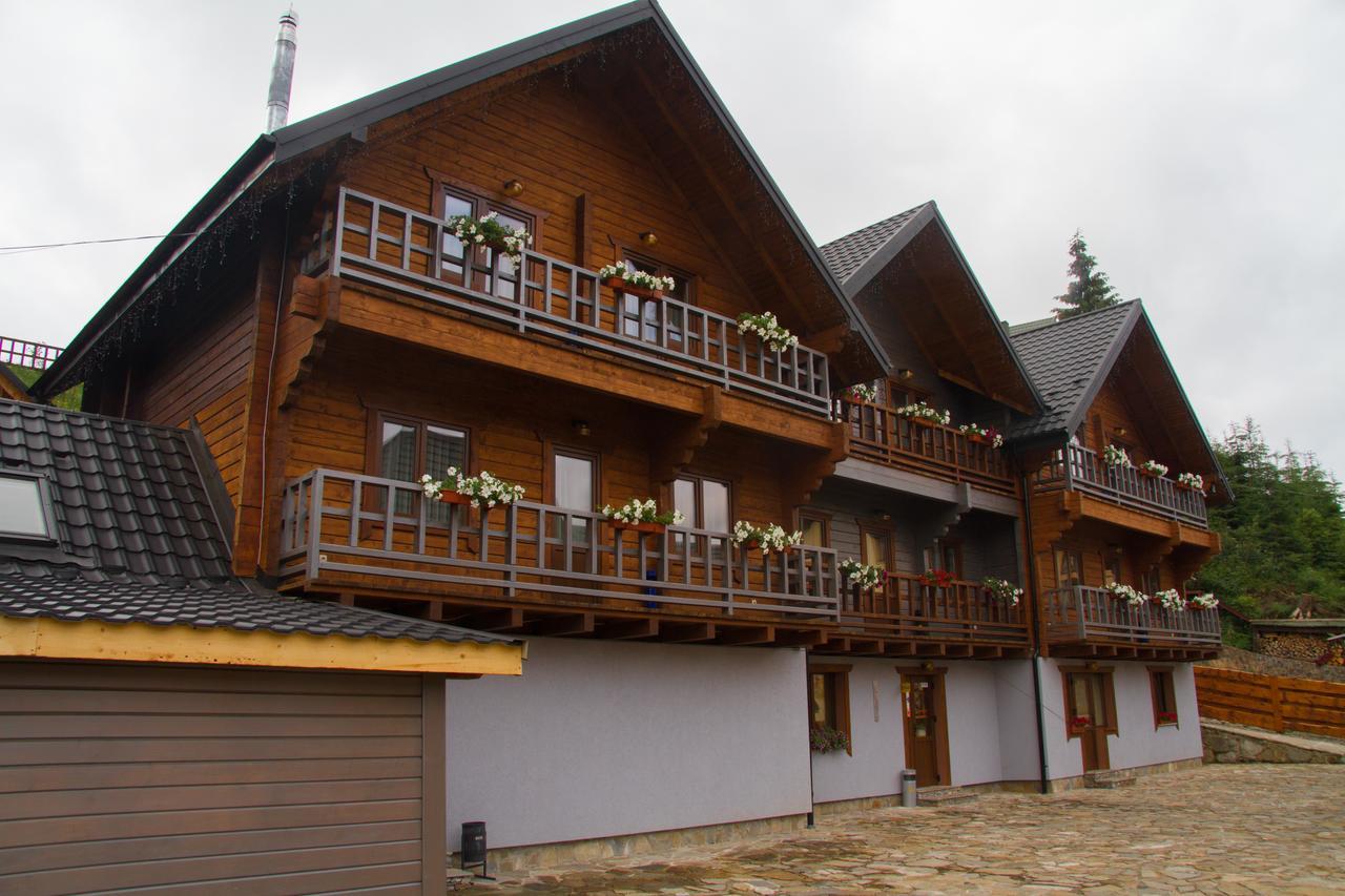 Family Hotel Kaskad Bukovel Eksteriør billede