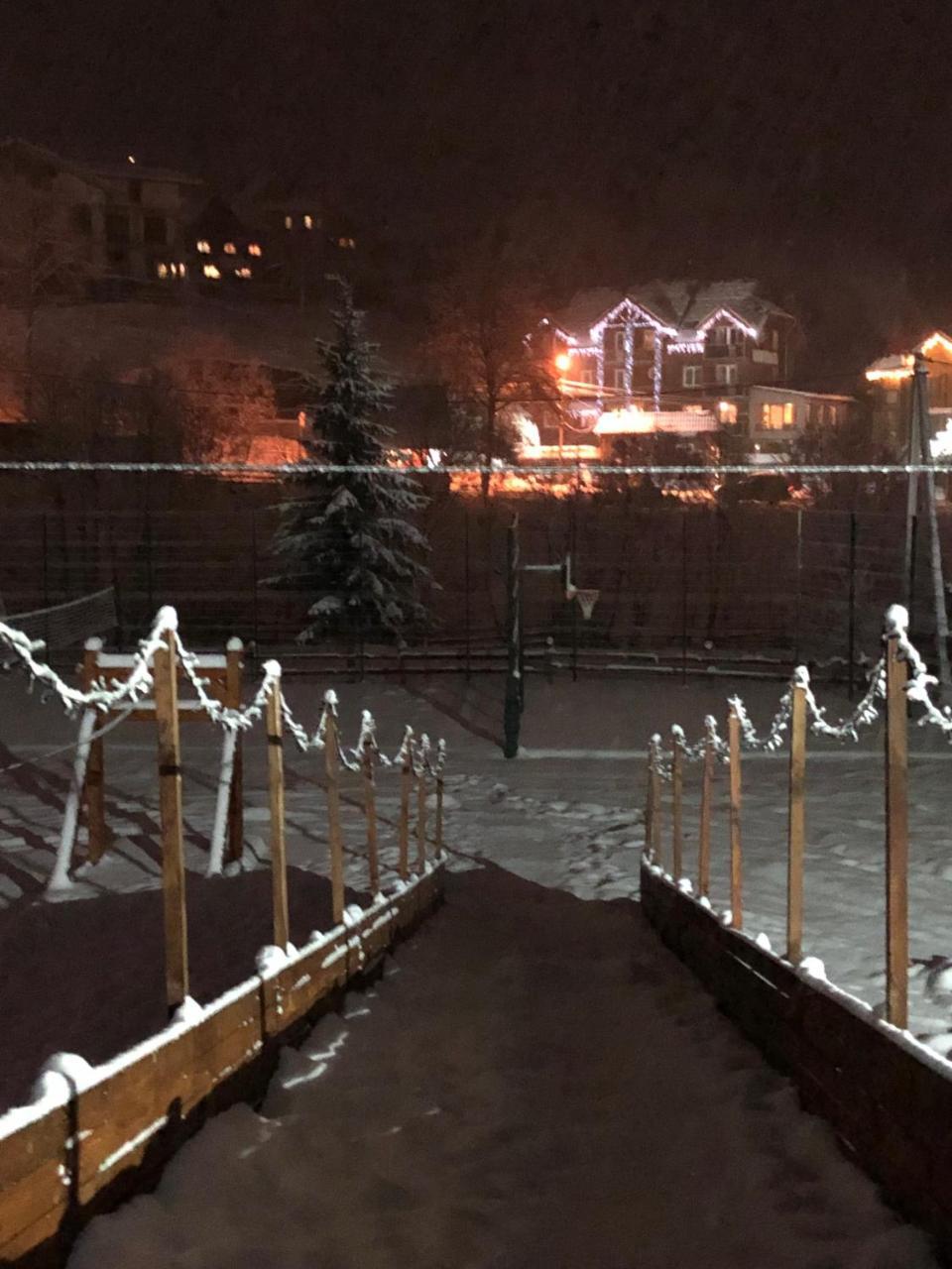 Family Hotel Kaskad Bukovel Eksteriør billede