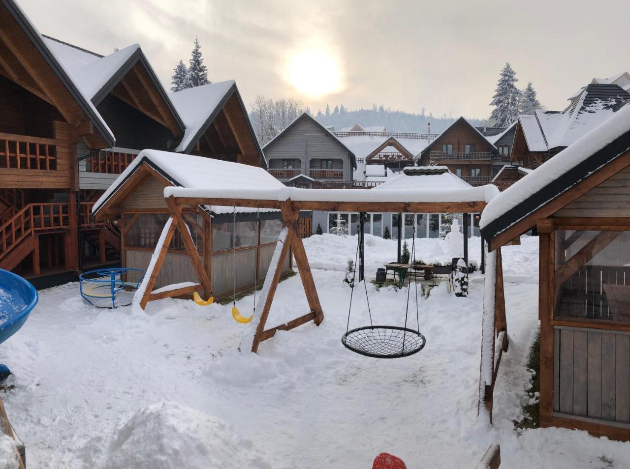 Family Hotel Kaskad Bukovel Eksteriør billede